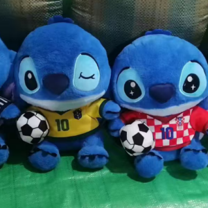 STITCH z piłką nożną 20 cm