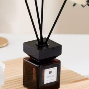 Płynny zapach 100 ml: Jaśmin, Oud Rose, Westin White Tea, Gardenia