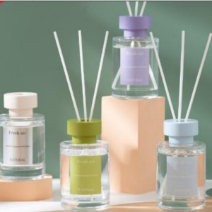 Płynny zapach 120 ml: Zielony - Norweski Las, Lawenda; Różowy - Biała Brzoskwinia Oolong, Fontainebleau